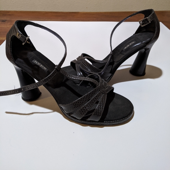 Black Hype Heels - Picture 2 of 4